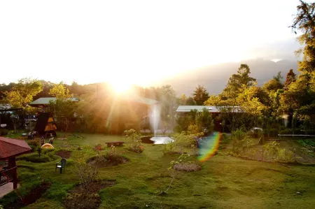 Los Quetzales Ecolodge & Spa Отели в г. Бугаба