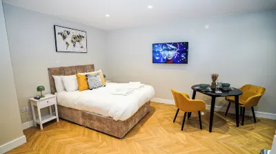 E2M Wisteria House Heathrow Free Parking