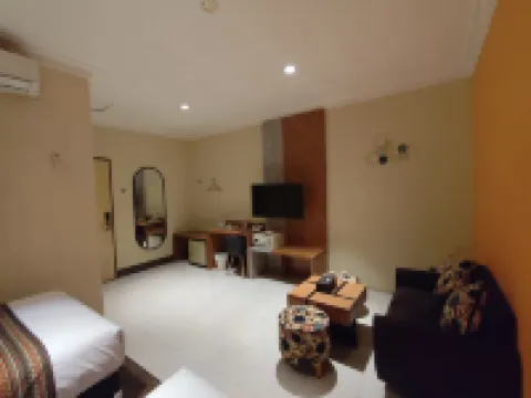 Patria Palace Hotel Hotels in Kepanjenkidul