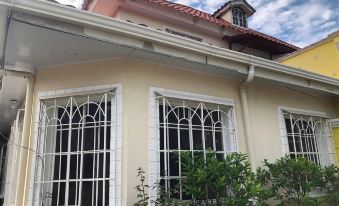 4 Bed House-Sleeps 8-Pet Friendly-Private Garden