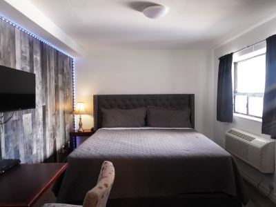 Crestwood Motel