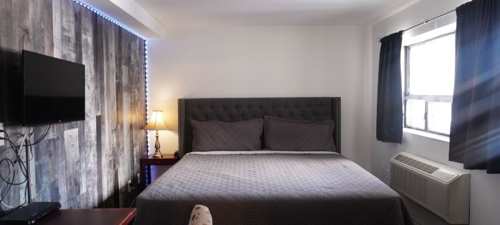 Crestwood Motel Hotels in Burlington