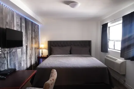 Crestwood Motel Отели рядом с достопримечательностью «Королевский ботанический сад»