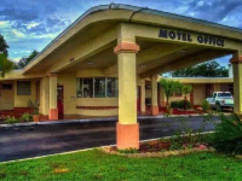 Nassau Holiday Motel 유리 호텔