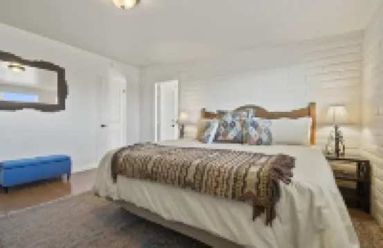 Panoramic Mountain Views, Heated Pool, 2 Kitchens