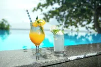 Trikora Beach Club and Resort - مسبح