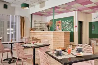 Artemia Aigues-Mortes - Hotel Avec Piscine - breakfast