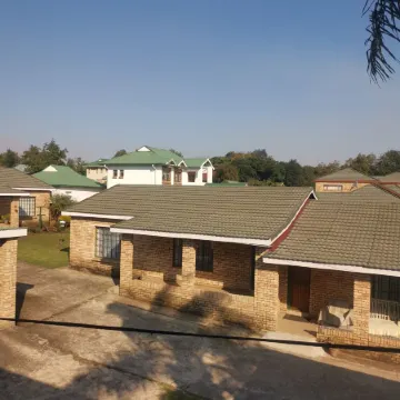 Autumn Breeze Manor Guest House