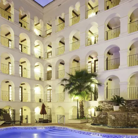 DoubleTree by Hilton Hotel Austin