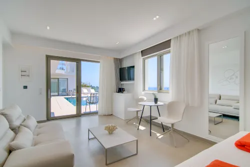Livinghome Suites - Hot Tub