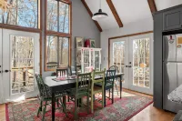 Mountain Retreat - Fireplace, Fire Pit, Deck, WiFi Hotels in Morgan County