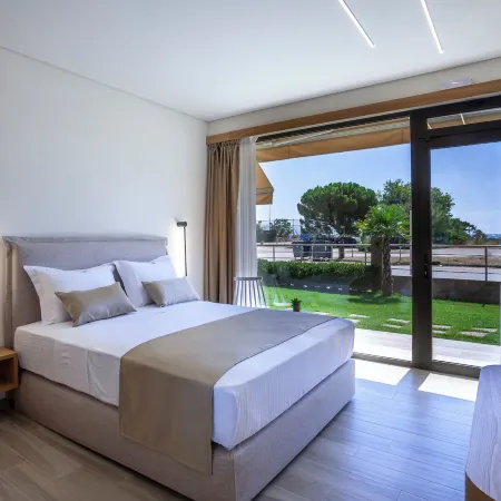 Aliston Deluxe Living - Adults Only
