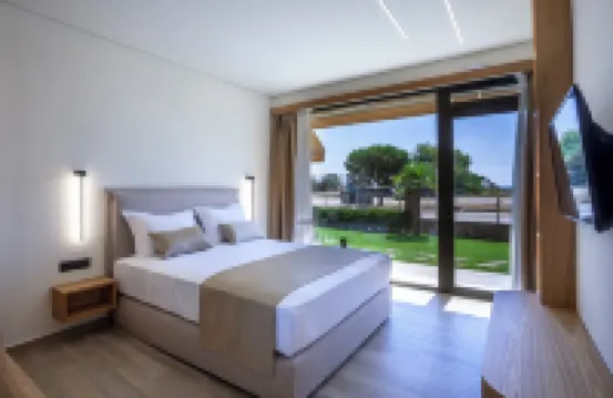 Aliston Deluxe Living - Adults Only