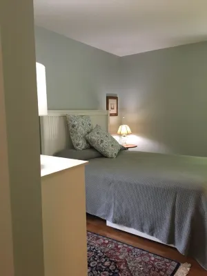 Spacious fully furnished 1-bedroom apartment with WiFi in rural Maine village