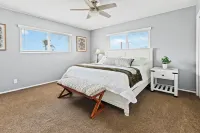 3 Bedroom Central Escape - Hot Tub, Fire Pit & Newly Renovated Sunny Back Yard 데파트망 오브 일렉트리컬 앤드 컴퓨터 엔지너링 주변 호텔