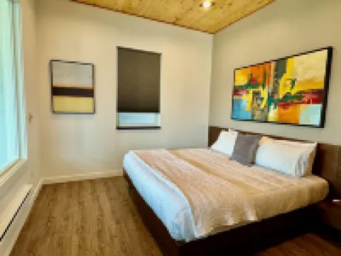 The Cove at Port Orford: King Salmon Suite Hotels in Port Orford