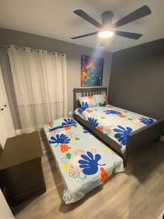 Charming 2-bedroom townhome in fabulous Orlando, family and pet friendly