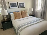 Lake House Cabin 3Br/2BA Sleeps 6 Water Front with Private Boat Dock for Fishing Hotel di Cedar Bluff