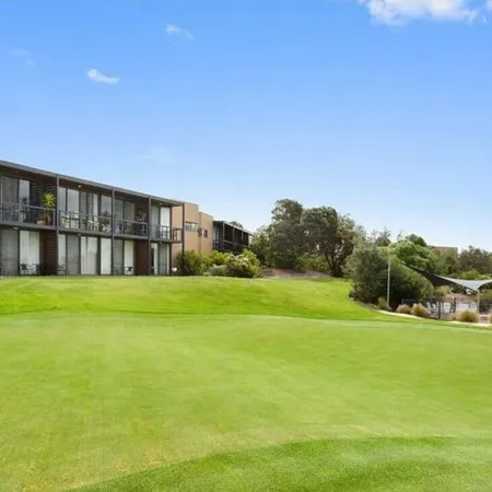Lovely 1 Bedroom Holiday Apartment