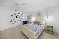 Waterfront-Heated Pool-Hottub-4bd-2BA-Paddle boat- Kayaks