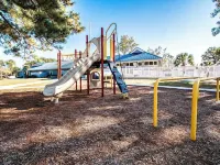 Waterwood Townhome Hotels in New Bern