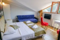 My Way Cadde Butik Otel Büyükada Hesed Leavraam Sinagogu yakınındaki oteller