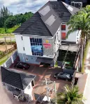 Buddiez Hotel & Resort فنادق في 