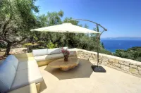 Apeiron II Villa - Sunny Modern Pool - Walk to Gaios - 4-Star