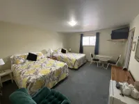 Newcastle Country Inn Hotels in Drumheller