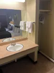 Richland Inn - parking