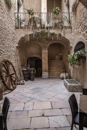 Agora' Castelnuovo Della Daunia Отели рядом с достопримечательностью «Monte Saraceno mt.1145»