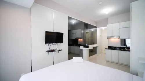Nice and Comfy Studio at Supermall Mansion Apartment