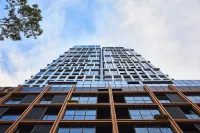 Condo Exceptional 3Br Hotel dekat Belle Box Hill