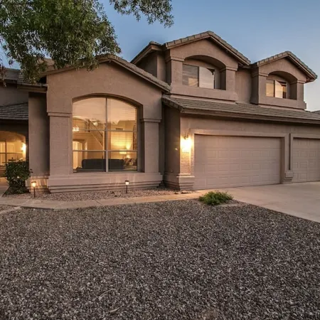 Massive 5 Bdrm Getaway WPool, Hot Tub, Game Room