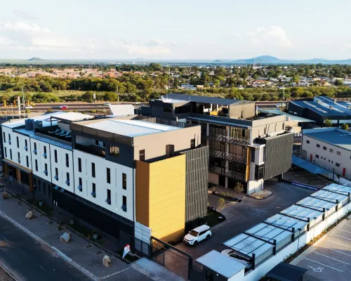 38 on Boulders Hotel Hotels near Blue Tree Golf Driving