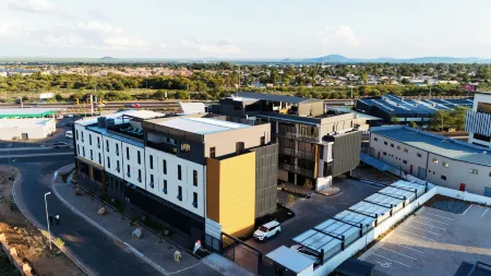 38 on Boulders Hotel Отели рядом с Аэропорт Габороне