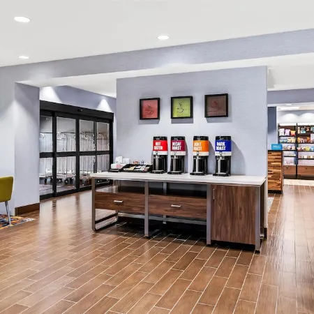 Hampton Inn Omaha/West Dodge Road (Old Mill)