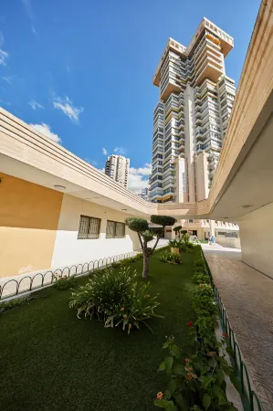 Sonrisa Deluxe Apartments, Levante Отели рядом с достопримечательностью «Л'Илья де Бенидорм»