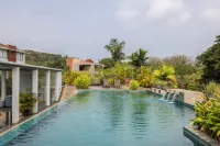 Modern 2BHK w Rooftop Pool 10 Mins Drive to Beach - Pools