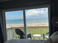 BEACH / OCEAN FRONT - 2 KING BEDROOM CONDO WITH BIG YARD THATS TOTALLY BEACHIN!! - 4-Star