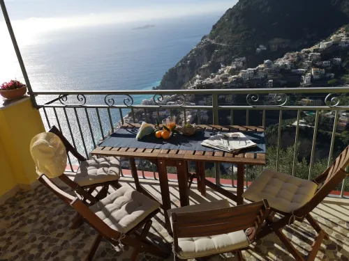 HOUSE WITH PRIVATE PARKING AND MAGNIFICENT VIEW ON THE BAY OF POSITANO