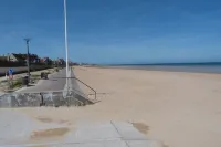 Beautiful apartment 82 m² 100 m from the sea 1000 m² large garden