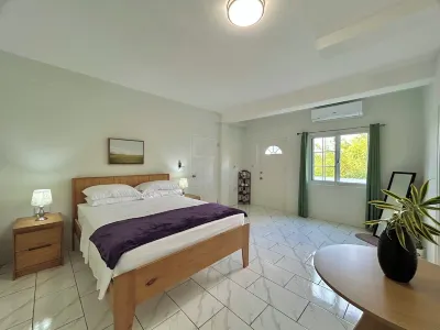 Oleander -Hillside retreat near town with private pool & sunset views. Hôtels à : 
