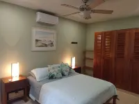 Relax and Unwind at Las Lajas Beach House  호텔