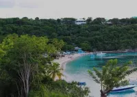 Amazing View, 3 Bed Renovated, AC, Generator
