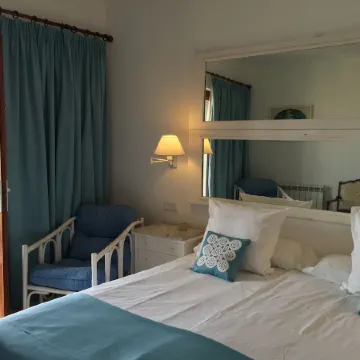 Sea front apartment with spectacular views over the harbor (AC, WIFI and SAT TV)