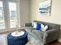 The Royal Sapphire - 1 Br/2Bd/Luxury Stay/Near Shopping