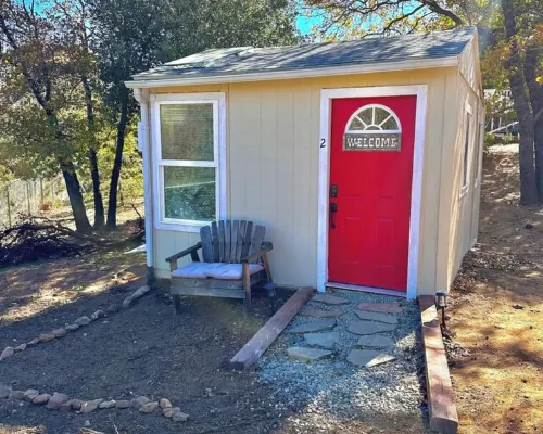 Cozy and Quiet Tiny House Cottage with Skylight 2 Minutes from Main Street 朱利安酒店