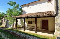 Traditional Stone House 2 Hotels in 