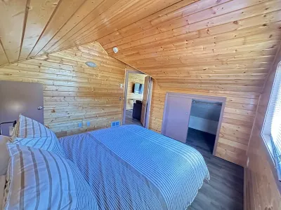 Enjoy this cozy family-style home along the Klamath River, just off HWY 101! Hotels near Captain Courageous Marker